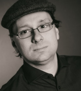 Mark Schwarzmayr_pressefoto 03_275x310 Mark-Schwarzmayr : Dozent fuer Harmonielehre und Geoerbildung an der FMW Frankfurter Musikwerkstatt