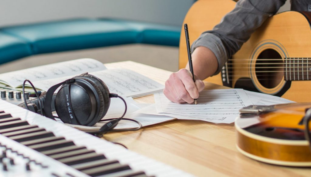 NN 10-14:30 Uhr Intensivseminar Songwriting/Komposition